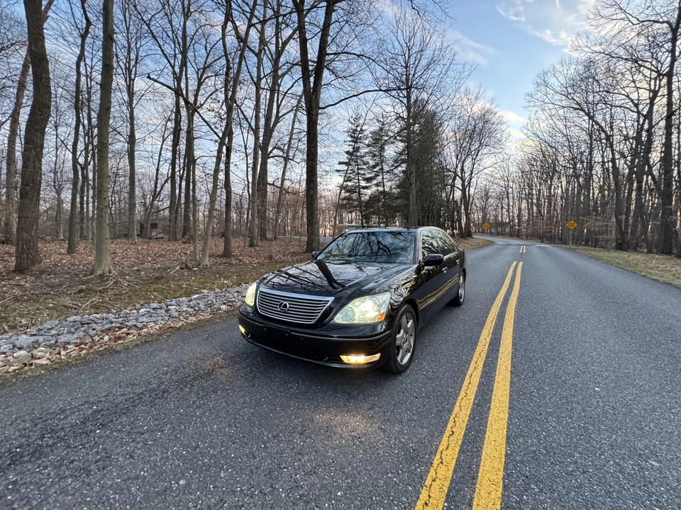 2005 Lexus LS 3rd Gen - Image 13 of 31