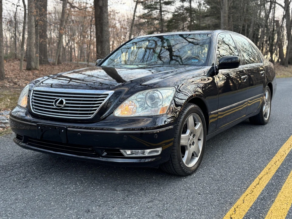 2005 Lexus LS 3rd Gen - Image 16 of 31
