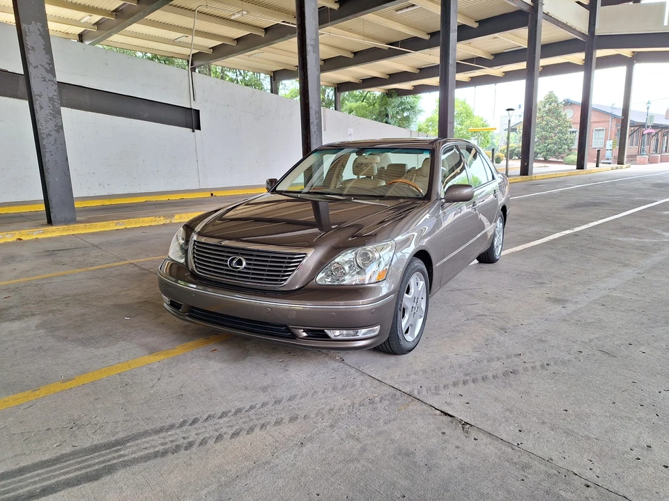 2005 Lexus LS 3rd Gen - Image 2 of 31