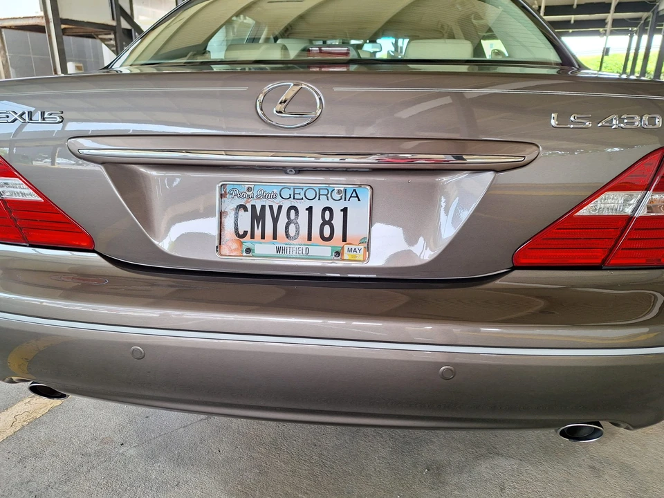 2005 Lexus LS 3rd Gen - Image 23 of 31
