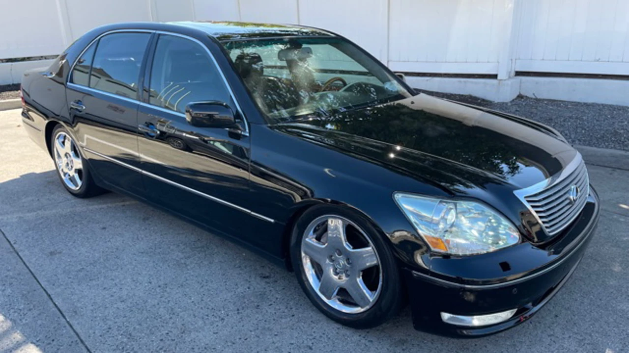 2005 Lexus LS 3rd Gen - Image 7 of 11