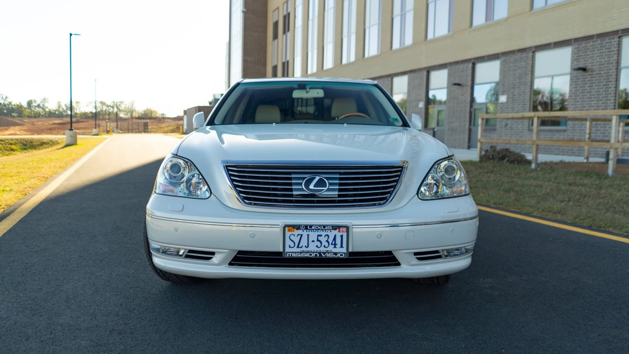 2005 Lexus LS 3rd Gen - Image 31 of 31