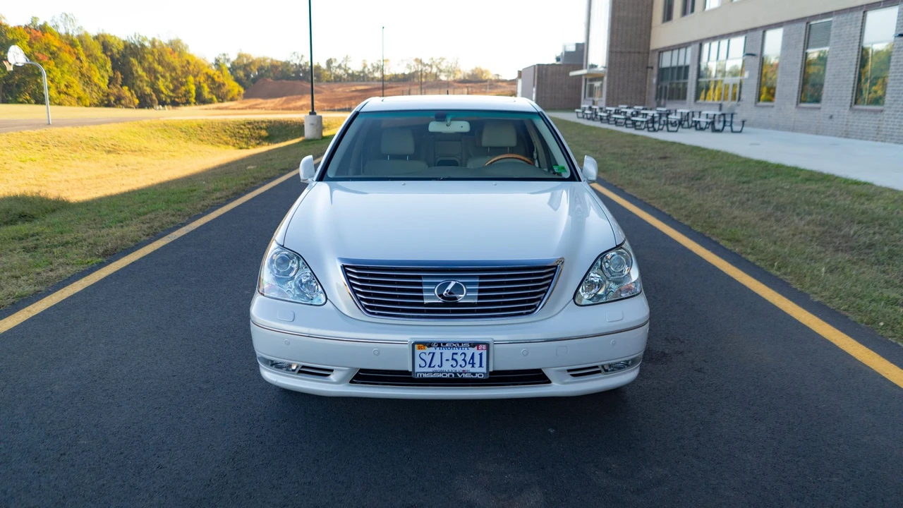 2005 Lexus LS 3rd Gen - Image 30 of 31