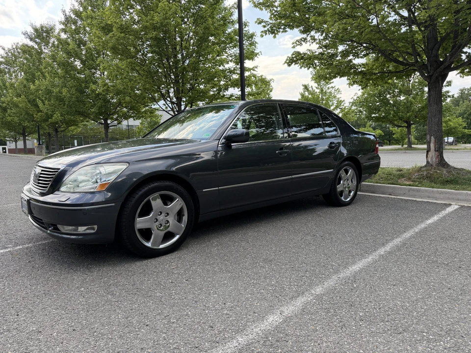 2005 Lexus LS 3rd Gen - Image 2 of 31