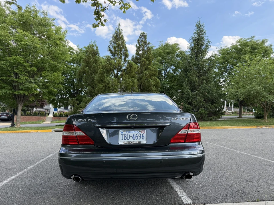 2005 Lexus LS 3rd Gen - Image 6 of 31