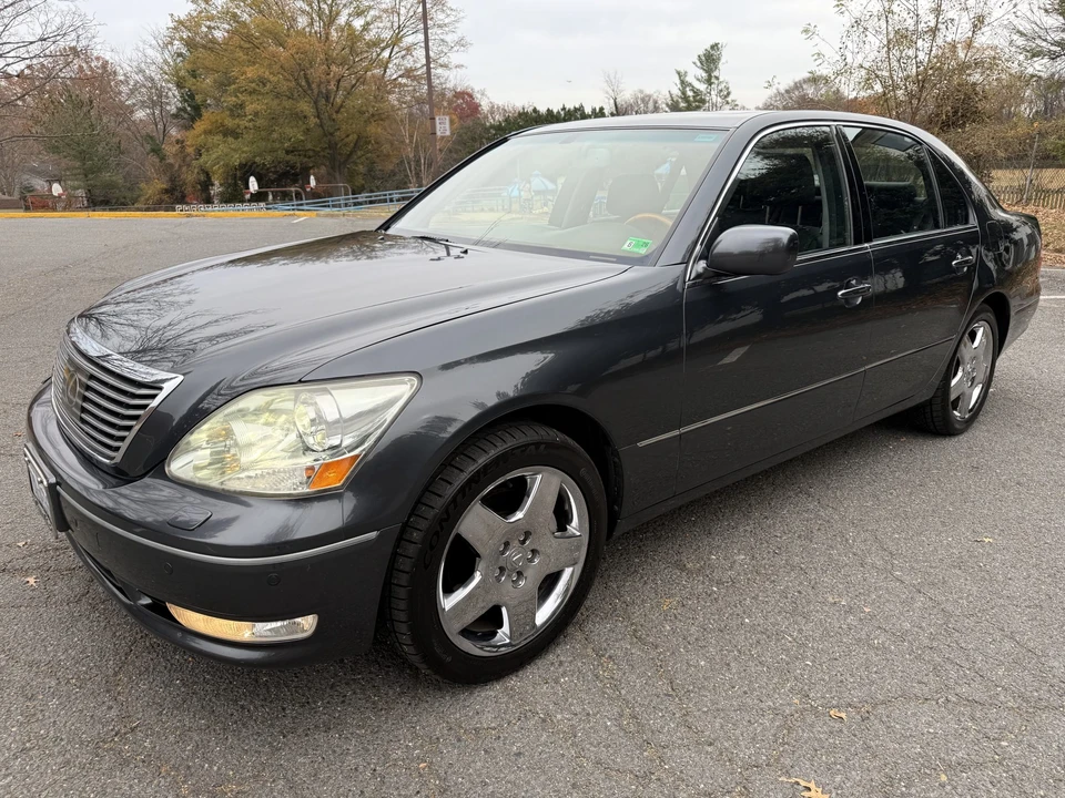 2005 Lexus LS 3rd Gen - Image 24 of 31