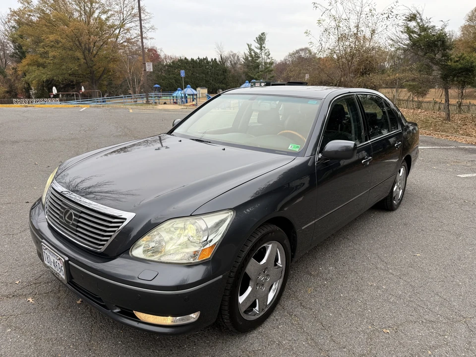 2005 Lexus LS 3rd Gen - Image 22 of 31