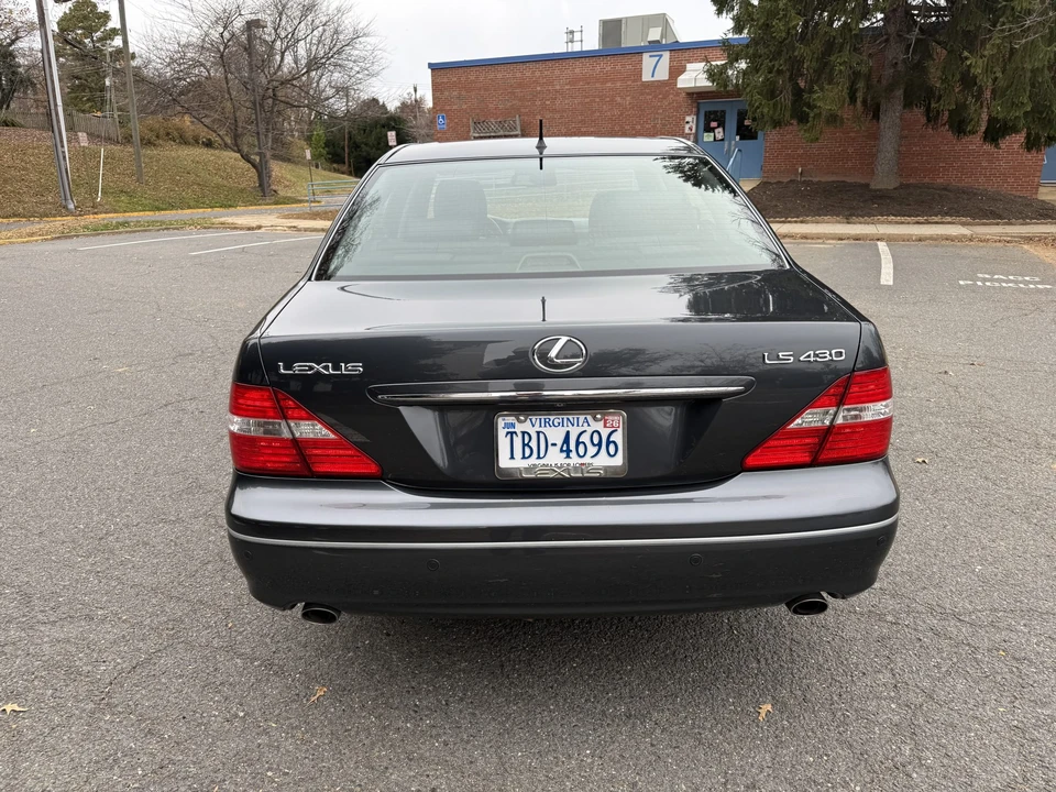 2005 Lexus LS 3rd Gen - Image 29 of 31