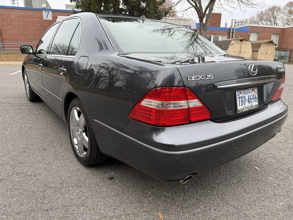2005 Lexus LS 3rd Gen - Image 27 of 31