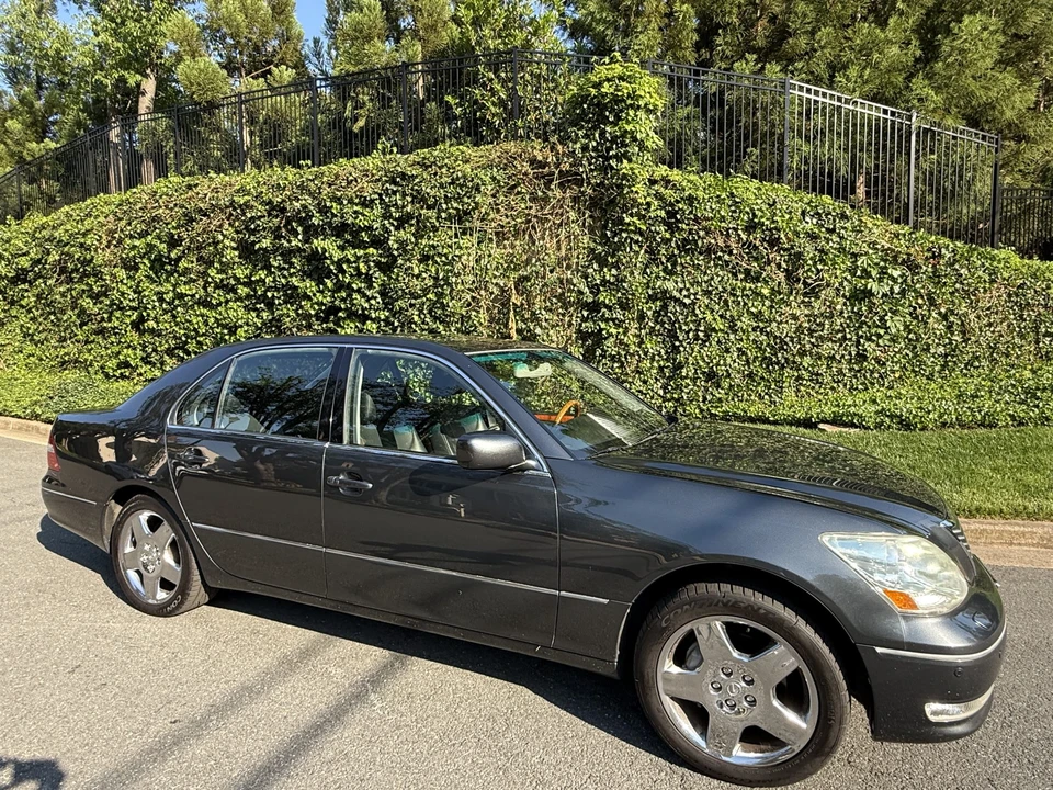 2005 Lexus LS 3rd Gen - Image 18 of 31