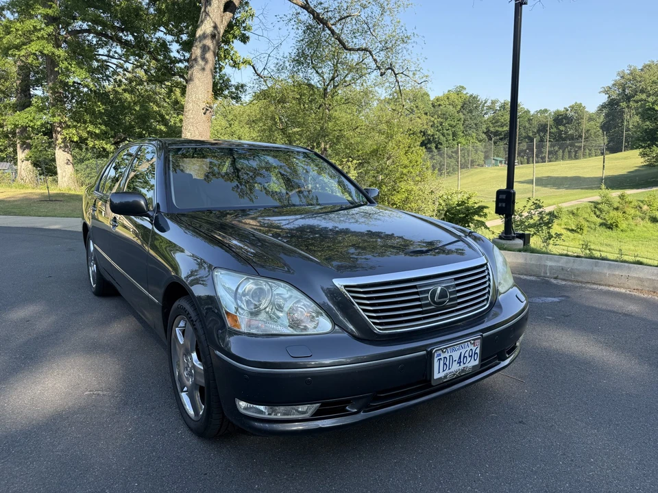 2005 Lexus LS 3rd Gen - Image 19 of 31