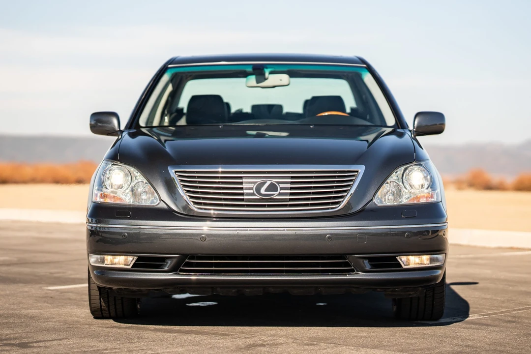 2005 Lexus LS 3rd Gen - Image 3 of 31