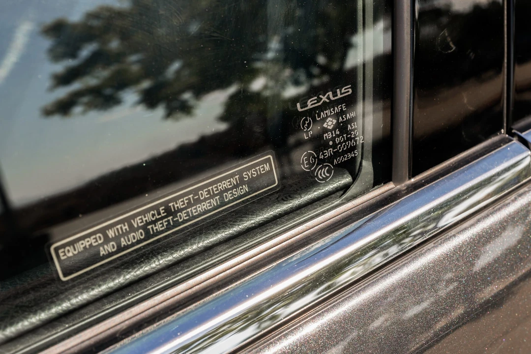 2005 Lexus LS 3rd Gen - Image 30 of 31