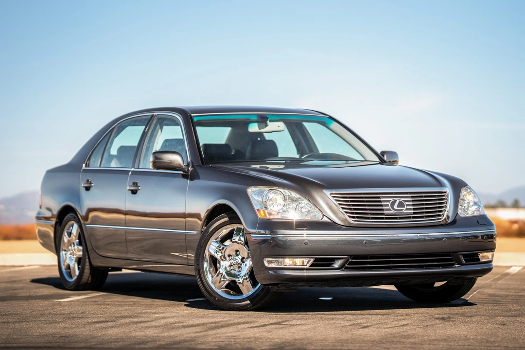 2005 Lexus LS 3rd Gen - Image 5 of 31