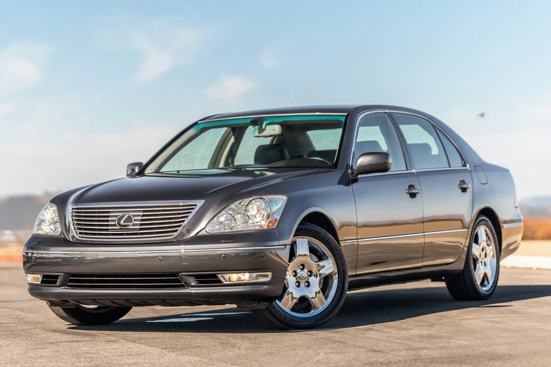 2005 Lexus LS 3rd Gen - Image 2 of 31