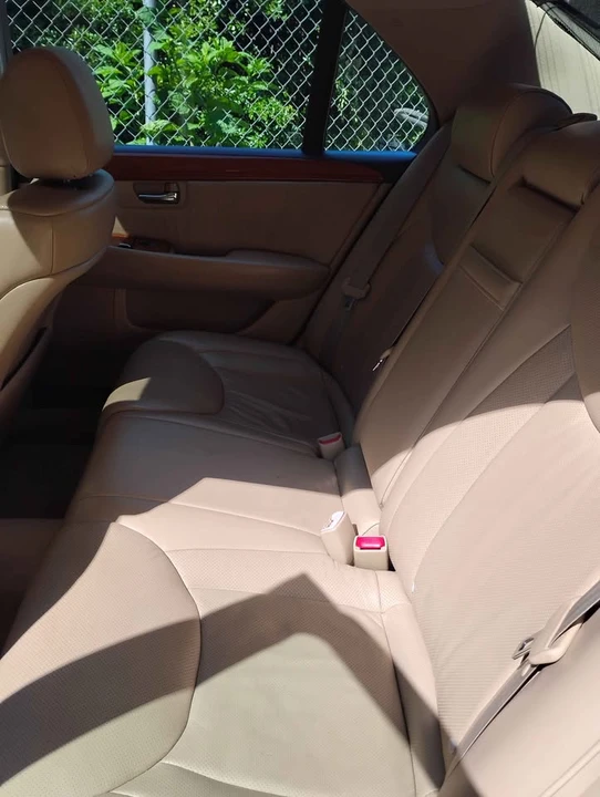 2005 Lexus LS 3rd Gen - Image 9 of 10