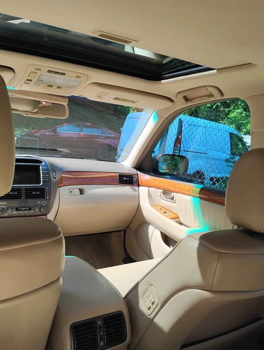 2005 Lexus LS 3rd Gen - Image 8 of 10