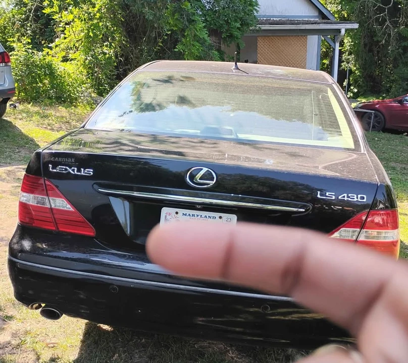 2005 Lexus LS 3rd Gen - Image 10 of 10