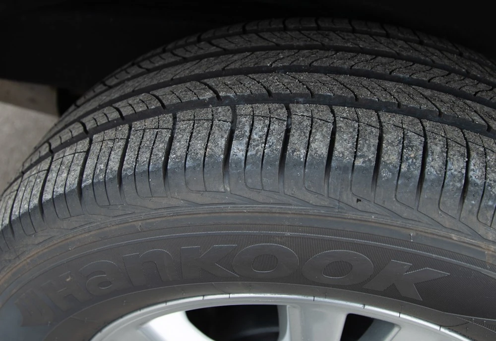 2005 Lexus LX 2nd Gen - Image 16 of 19