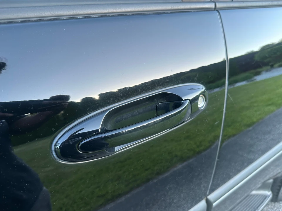 2005 Lexus LX 2nd Gen - Image 22 of 31
