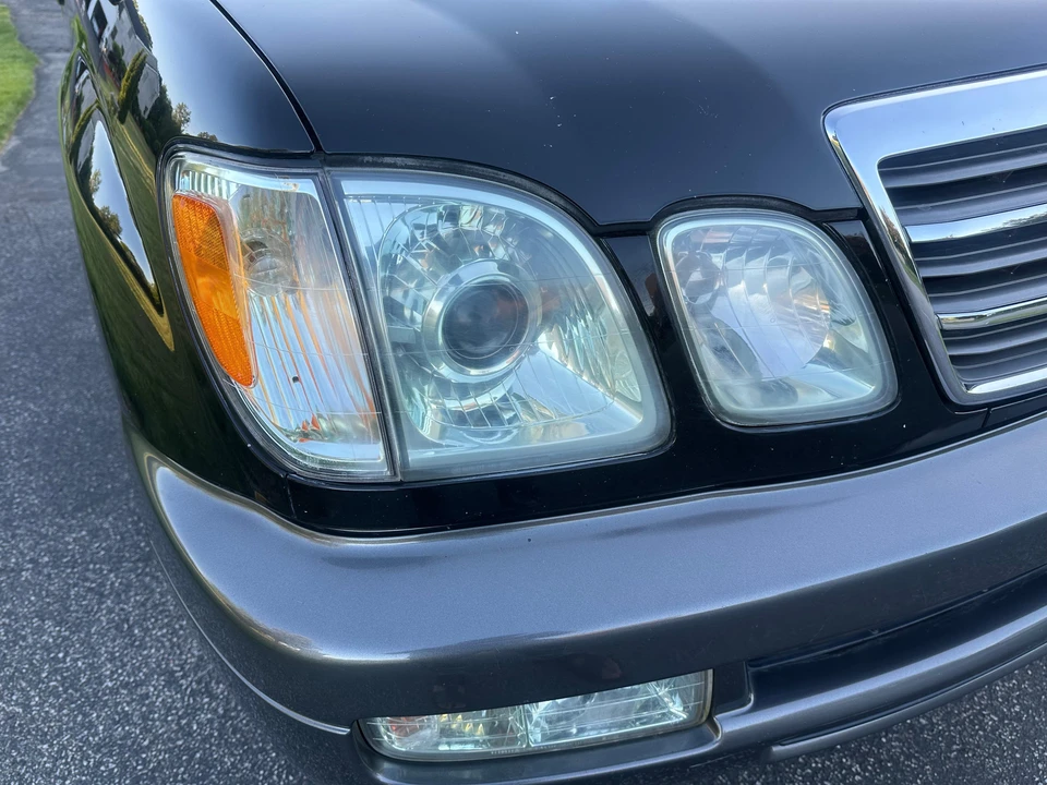2005 Lexus LX 2nd Gen - Image 17 of 31