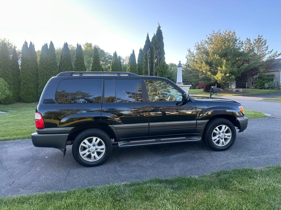 2005 Lexus LX 2nd Gen - Image 13 of 31