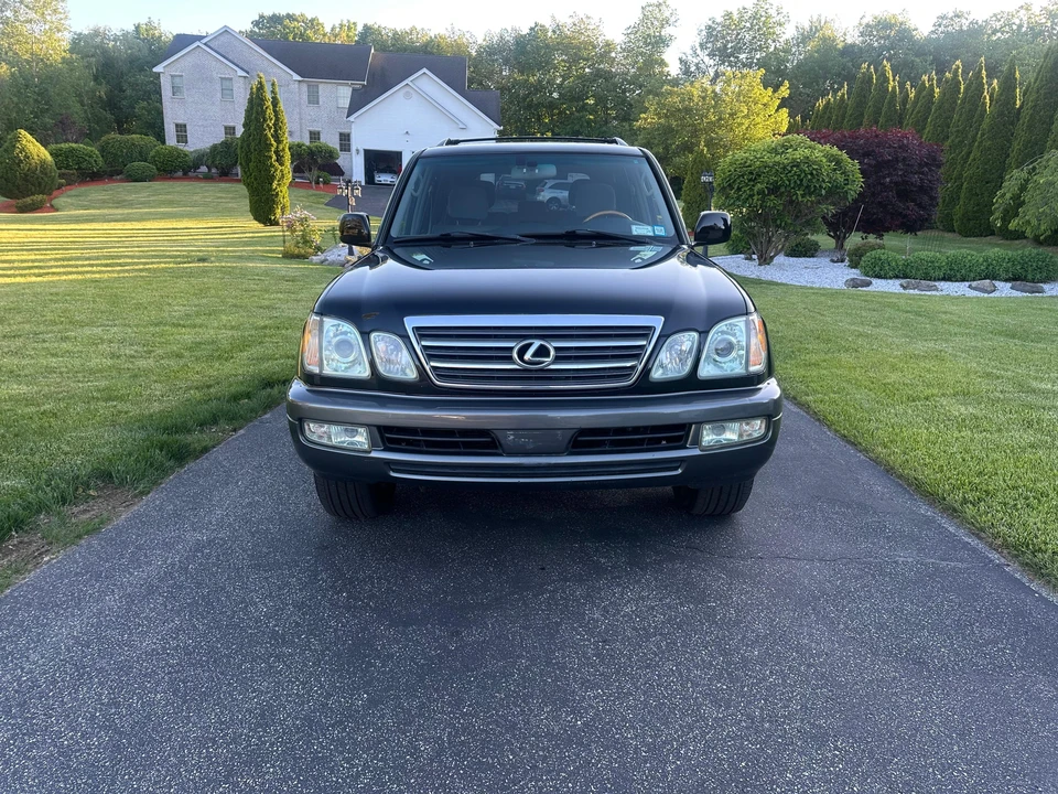 2005 Lexus LX 2nd Gen - Image 6 of 31