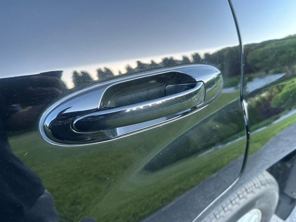 2005 Lexus LX 2nd Gen - Image 23 of 31