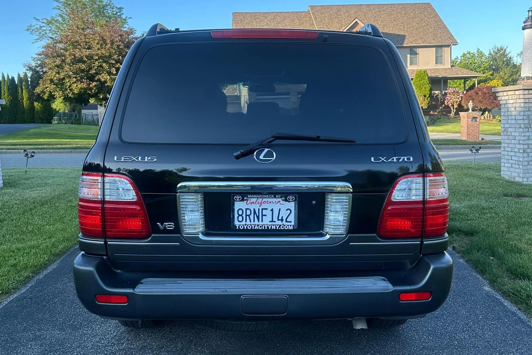 2005 Lexus LX 2nd Gen - Image 5 of 31