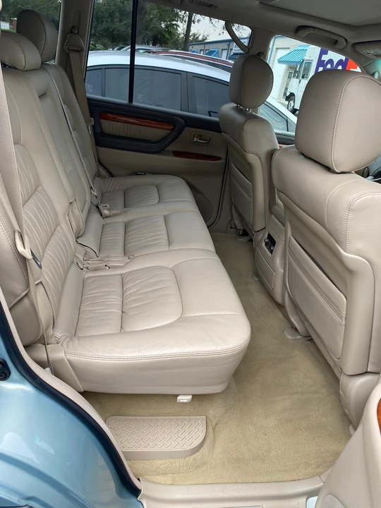 2005 Lexus LX 2nd Gen - Image 28 of 31