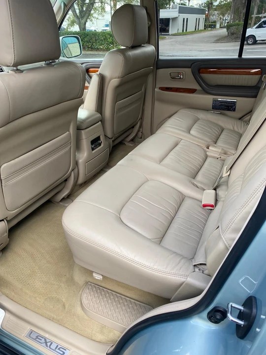 2005 Lexus LX 2nd Gen - Image 25 of 31