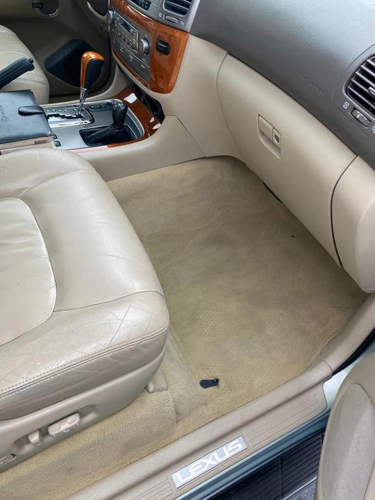 2005 Lexus LX 2nd Gen - Image 24 of 31