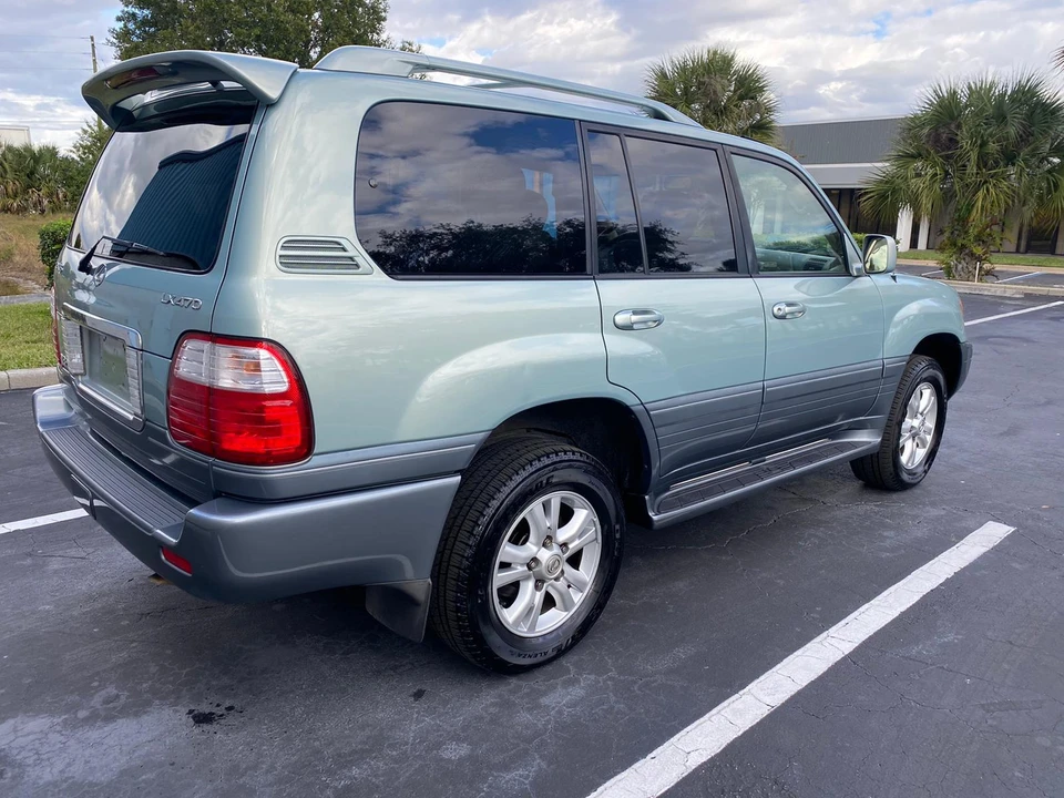 2005 Lexus LX 2nd Gen - Image 7 of 31