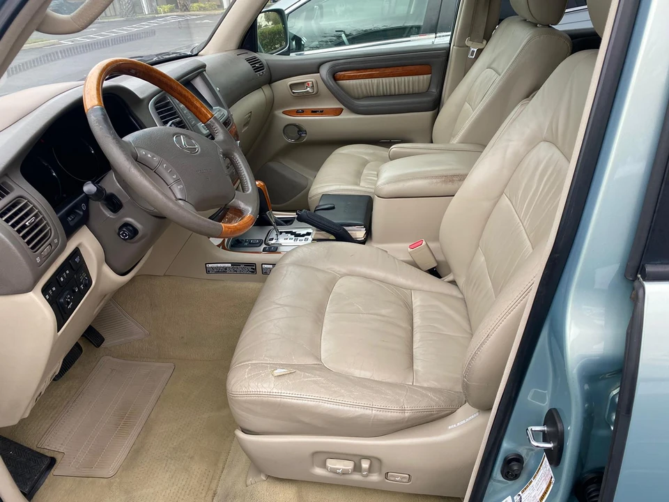2005 Lexus LX 2nd Gen - Image 19 of 31