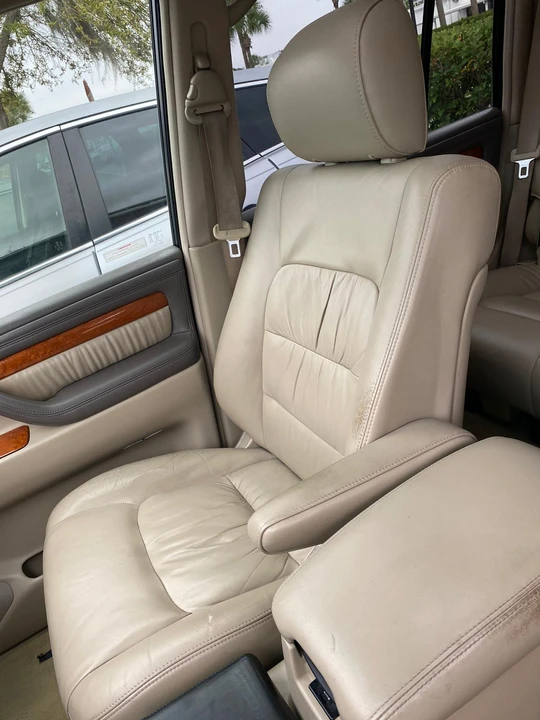 2005 Lexus LX 2nd Gen - Image 21 of 31