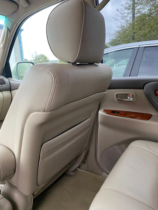2005 Lexus LX 2nd Gen - Image 23 of 31