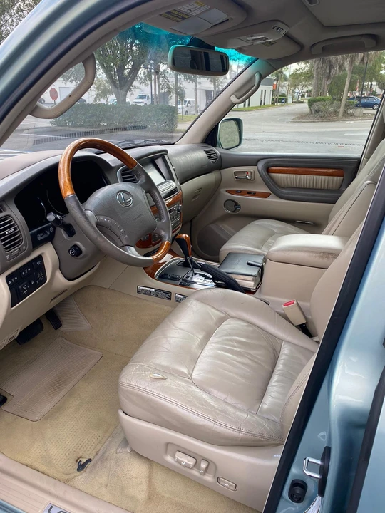 2005 Lexus LX 2nd Gen - Image 15 of 31