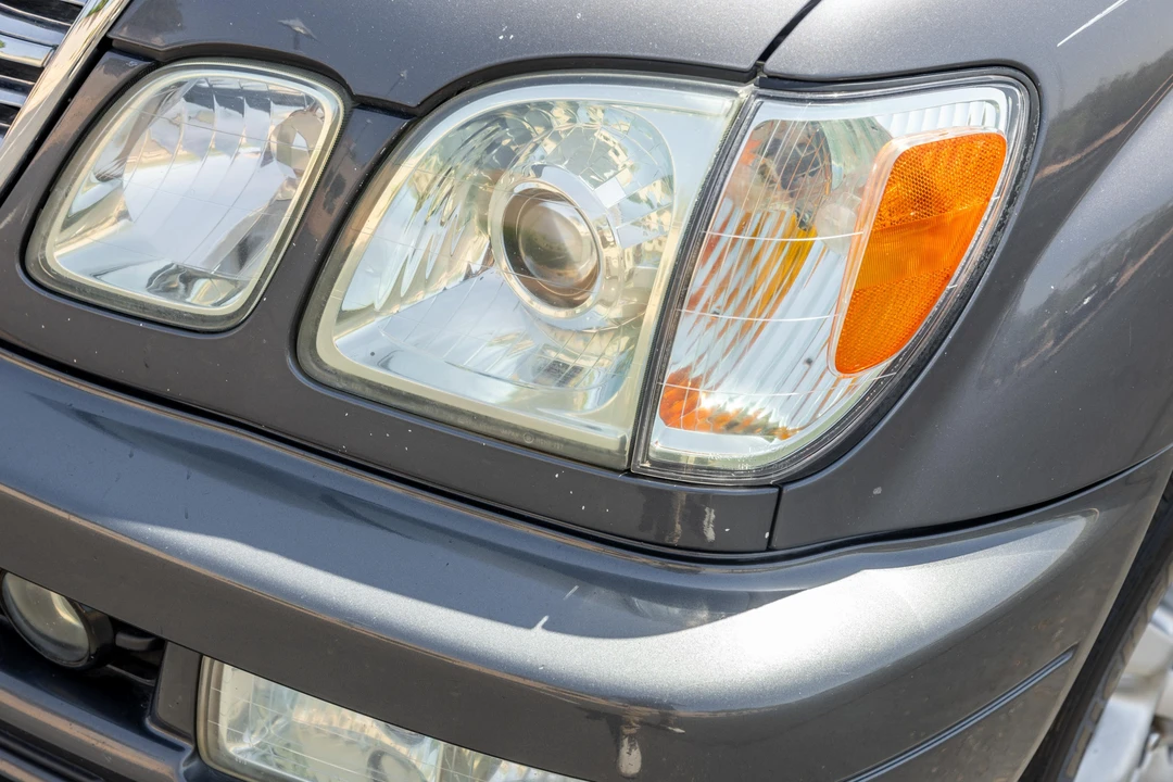 2005 Lexus LX 2nd Gen - Image 15 of 31