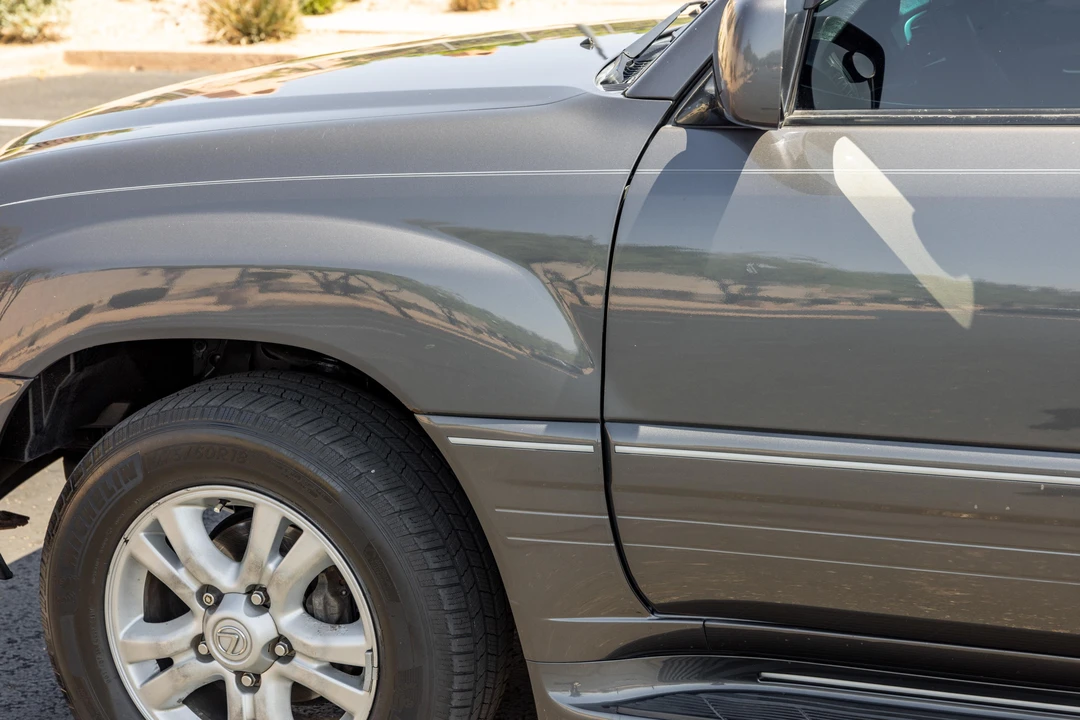 2005 Lexus LX 2nd Gen - Image 18 of 31
