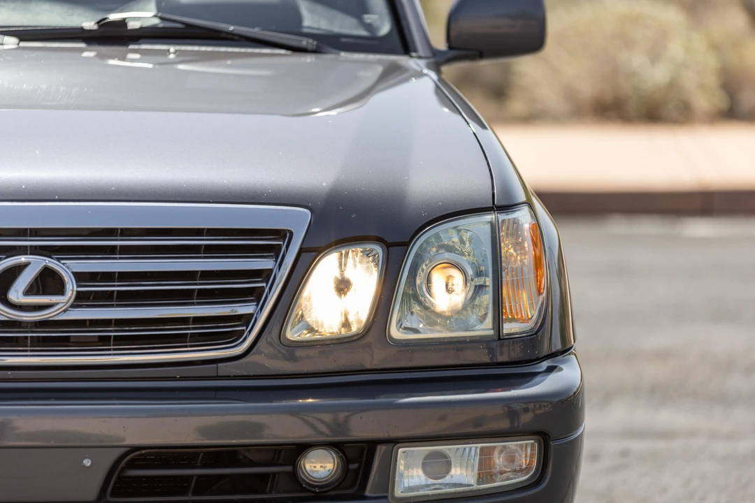 2005 Lexus LX 2nd Gen - Image 13 of 31