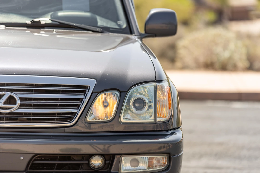 2005 Lexus LX 2nd Gen - Image 14 of 31