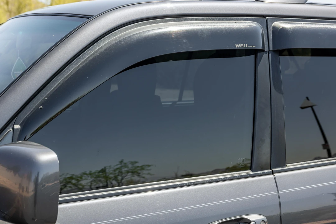 2005 Lexus LX 2nd Gen - Image 20 of 31