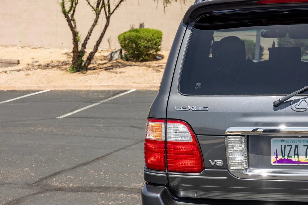 2005 Lexus LX 2nd Gen - Image 31 of 31