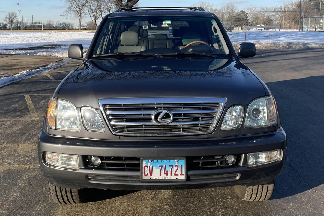 2005 Lexus LX 2nd Gen - Image 2 of 31