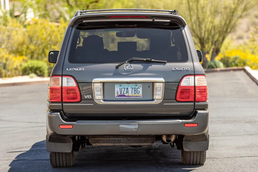 2005 Lexus LX 2nd Gen - Image 5 of 31