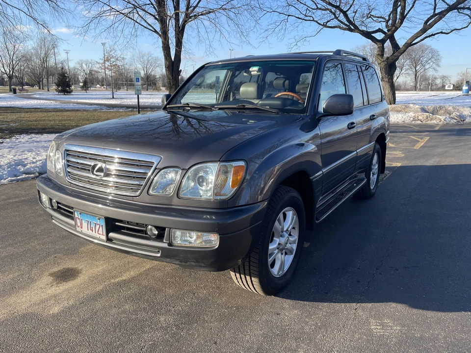 2005 Lexus LX 2nd Gen - Image 7 of 31