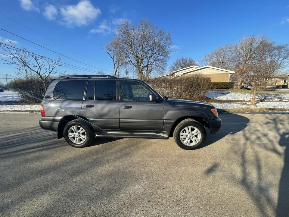 2005 Lexus LX 2nd Gen - Image 14 of 31