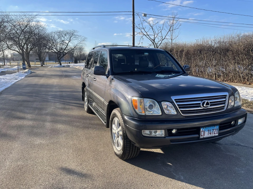 2005 Lexus LX 2nd Gen - Image 16 of 31