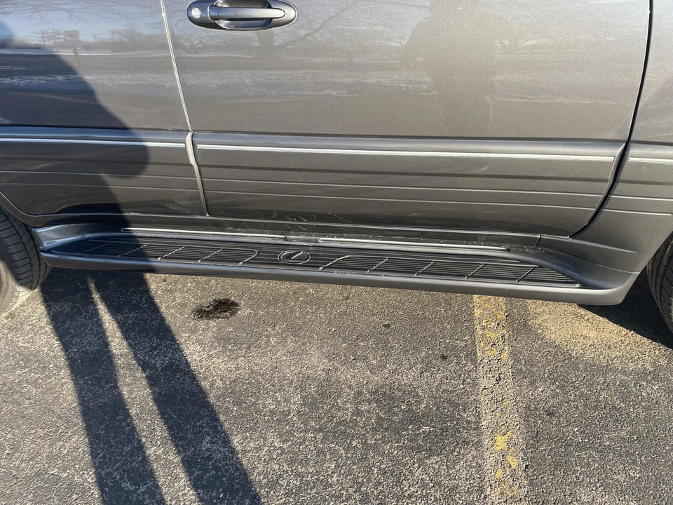2005 Lexus LX 2nd Gen - Image 19 of 31