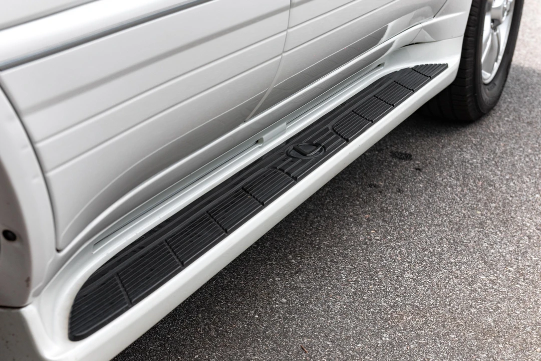 2005 Lexus LX 2nd Gen - Image 31 of 31